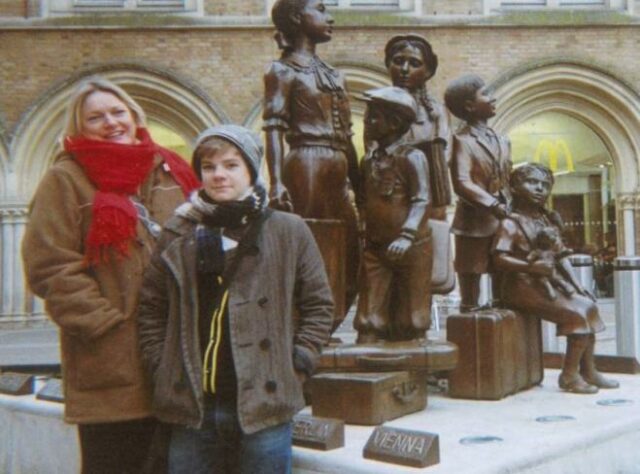 Picture of Louise and Joe Robinson at Liverpool Street Station, at the start of their tour