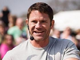 Steve Backshall at a public event at Longleat.