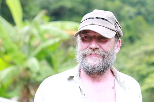 Roger Wilson, Khe Nuoc Trong