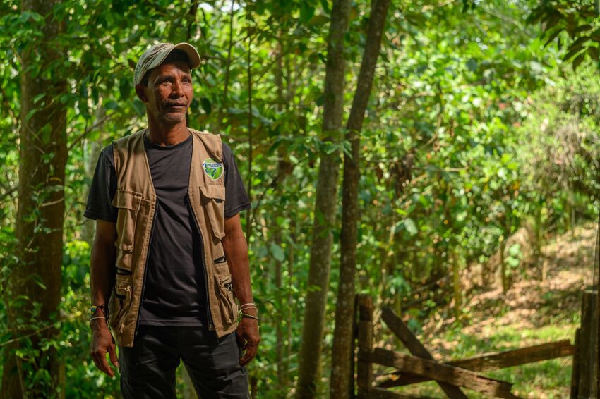 Listening forms a key part of Julio’s work as FBC’s Regional Environmental Leader, not only for resolving conflicts but also for promoting sustainable fishing. Credit: FBC